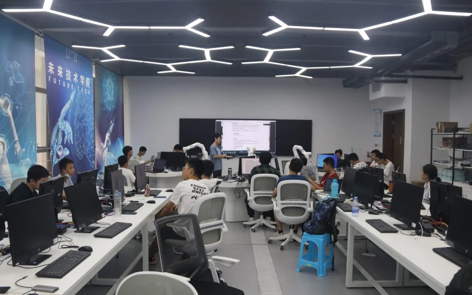 穗港澳中学科技教师科技课程培训