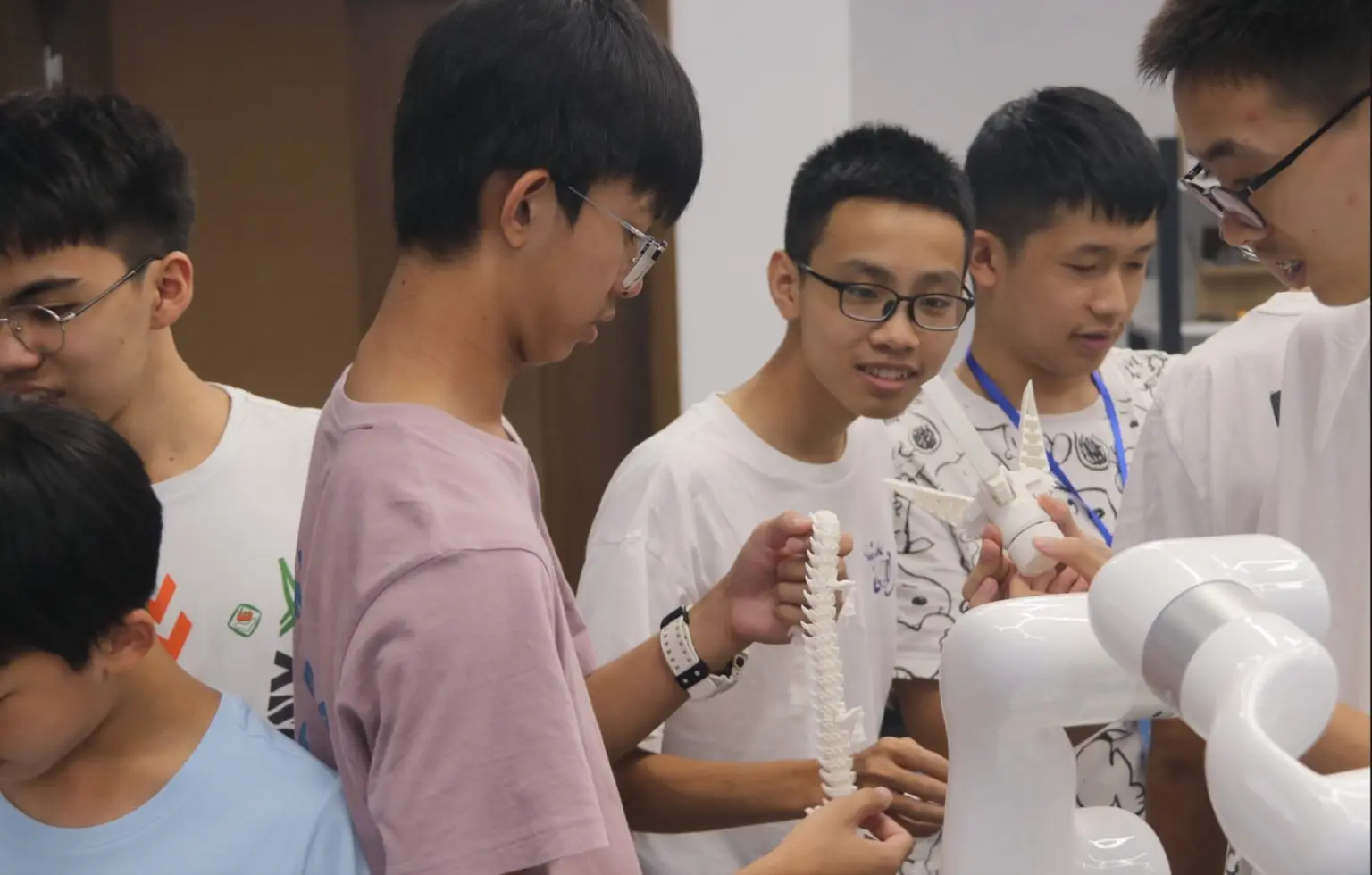 机器人与人工智能青少年课程培训